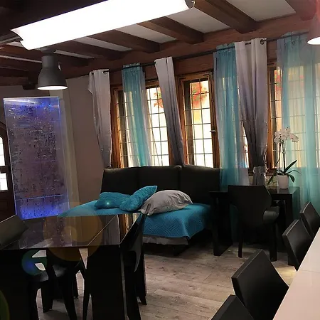 A La Maison De Marie